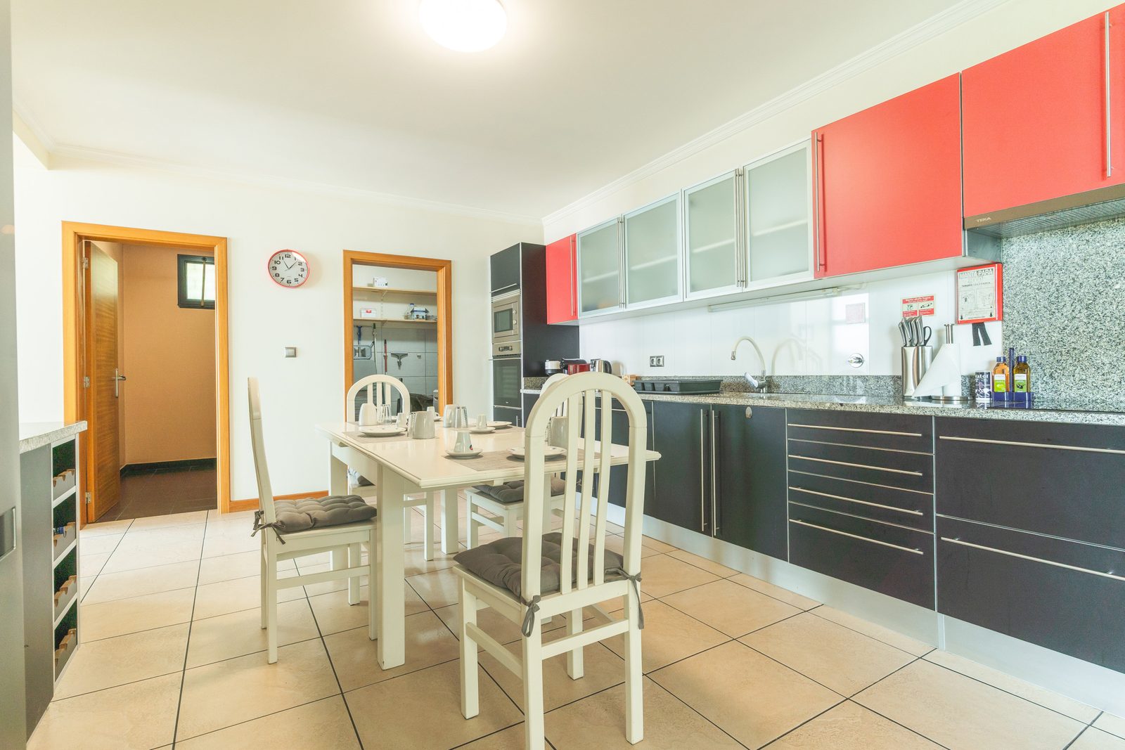 Fully equipped kitchen — Casa Saudade, Madeira