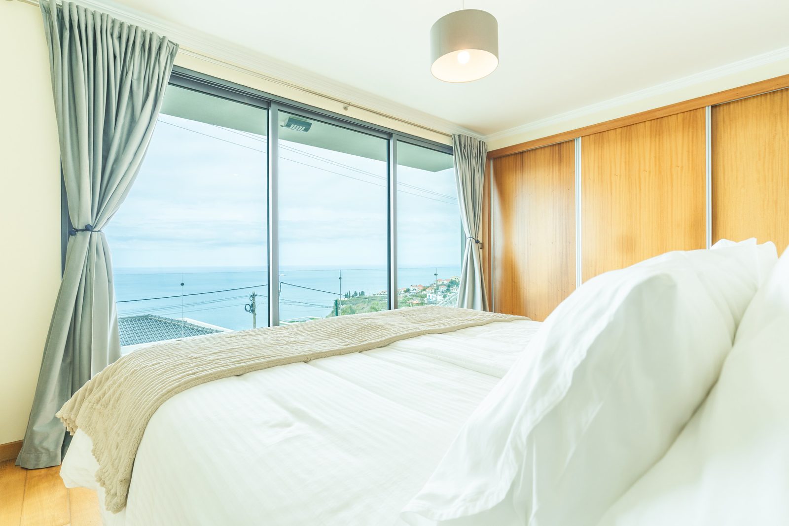 Master bedroom, ocean outlook — Casa Saudade, Madeira
